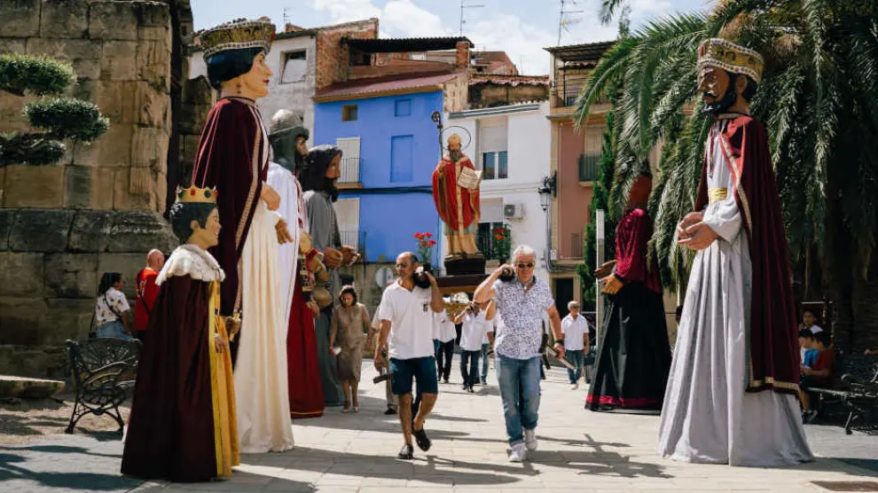 Procesión del día de San Roque por las calles del municipio.