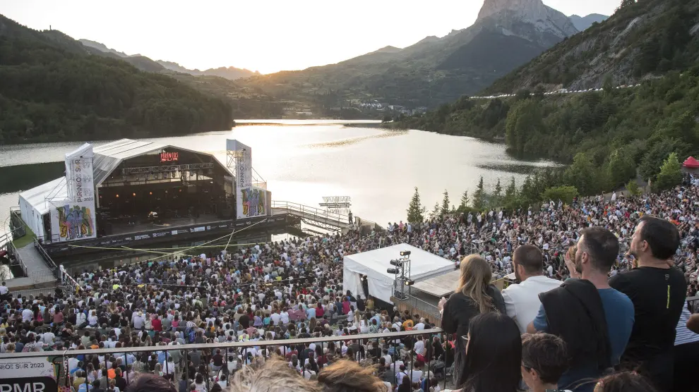 El Festival Pirineo Sur que se celebra junto a Lanuza.