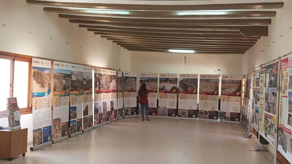 Muestra de la exposición de "los yacimientos paleontológicos BIC de la provincia de Teruel" en Aliaga