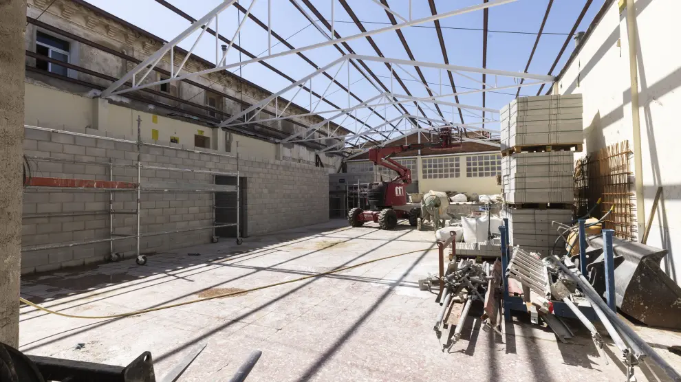 Obras de acondicionamiento del pabellón sociocultural de San Juan de Mozarrifar.