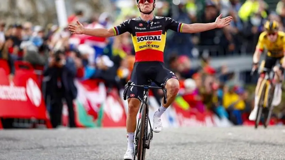 El ciclista belga Remco Evenepoel vence en Surial y es nuevo líder de la Vuelta