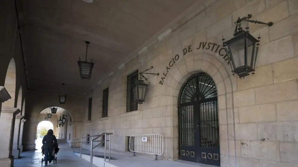 La entrada al Juzgado de Teruel