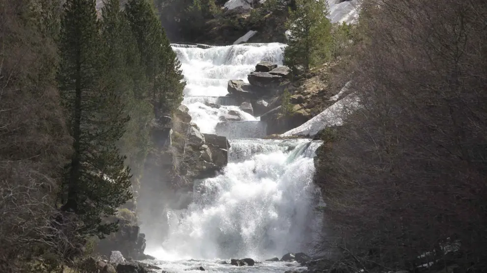 Las preciosas Gradas de Soaso son un conjunto de saltos de agua que merece la pena contemplar en el Pirineo