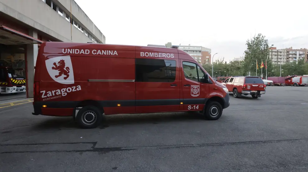 Salida del operativo de Bomberos de Zaragoza que se desplaza a la zona de Marruecos afectada por el terremoto.