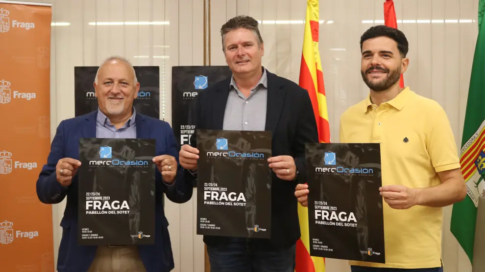 El concejal de Desarrollo Económico, Javier Catalán, el alcalde de Fraga, Ignacio Gramún, y el técnico del área, Julio Pardos, en la presentación de Mercocasión.