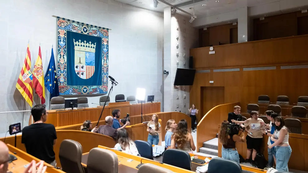 La grabación del corto 'Encierro en las Cortes' se realizó entre las 14.00 y las 20.00 en la sede del parlamento aragonés.