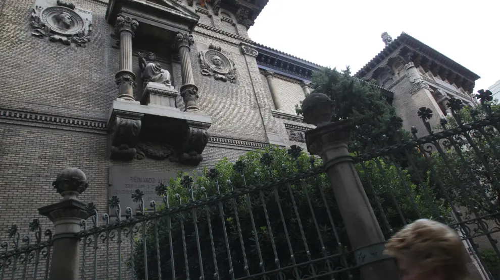 Un aspecto de la fachada del Museo de Zaragoza.