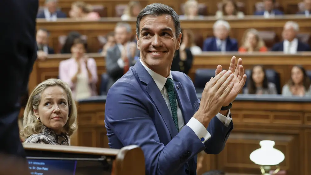 Pedro Sánchez, durante el debate de investidura de Feijóo.