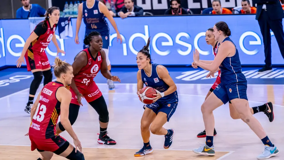 El Casademont Zaragoza femenino disputa en Gran Canaria la primera semifinal ante el Valencia Basket.