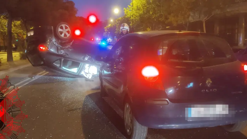 Accidente de tráfico en la calle Violante de Hungría de Zaragoza.