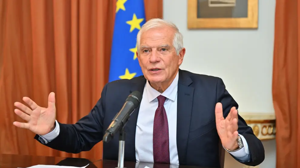 El Alto Representante de la UE para Asuntos Exteriores y Política de Seguridad, Josep Borrell, habla durante una rueda de prensa tras la reunión informal de Ministros de Asuntos Exteriores de la UE en Mascate.