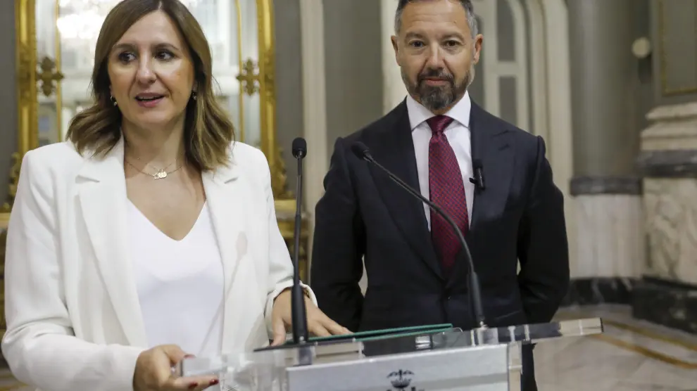 La alcaldesa de València, María José Catalá, y el teniente alcalde de Voz, Juanma Badenas.