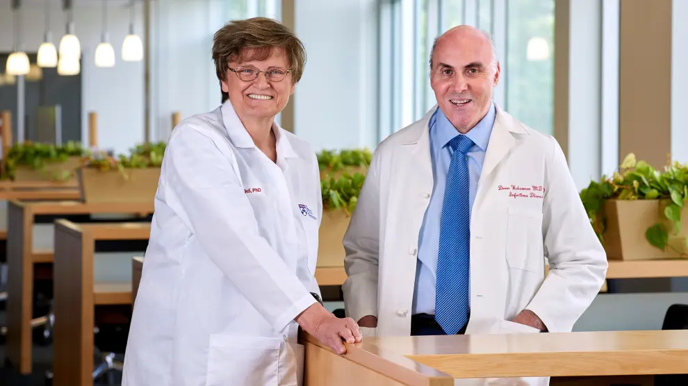La bioquímica Katalin Karikó y el inmunólogo Drew Weissman han sido los galardonados con el Nobel de Medicina 2023.