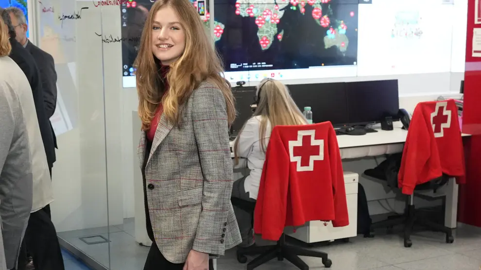 La princesa Leonor visita la sede de la Cruz Roja en Madrid, el 15 de diciembre de 2022.