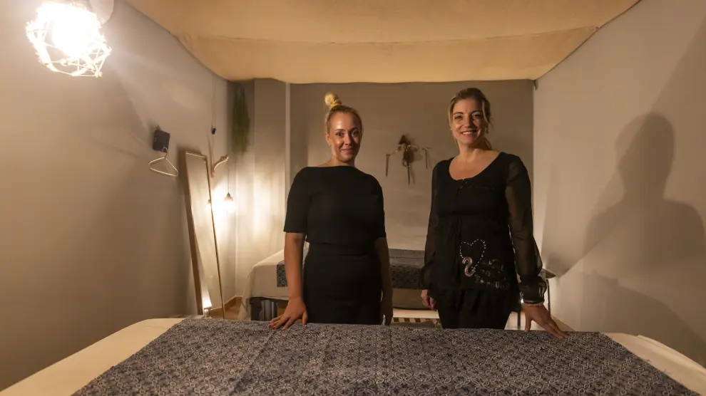 Elena Aroz y Carmen Martínez Sancho, socias de Num, masaje balinés.