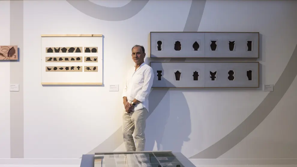 El artista Santiago Arranz, en una imagen reciente en la exposición.