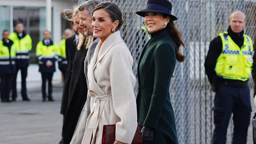 La reina Letizia y la princesa Mary con sombrero