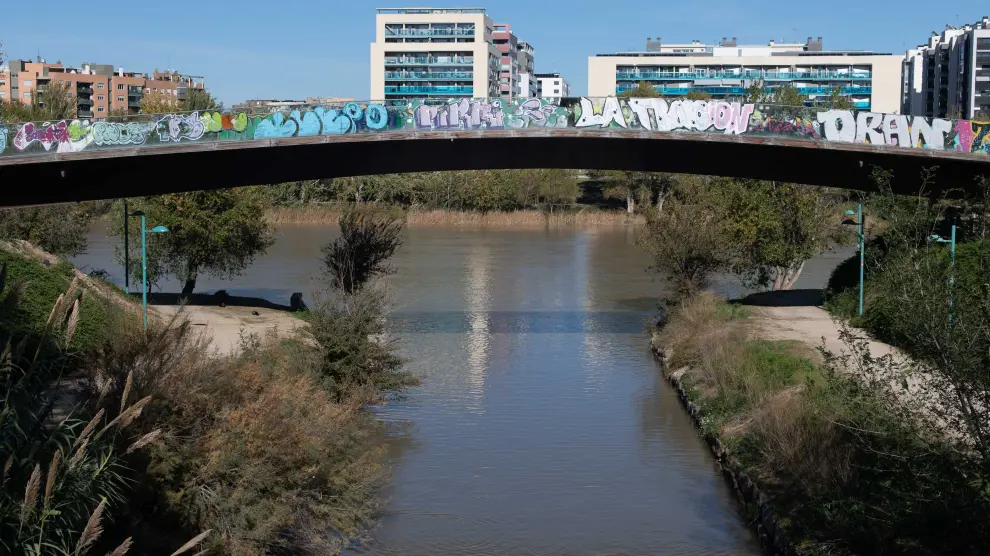 Buscan en el río Huerva a una mujer desaparecida en Zaragoza.