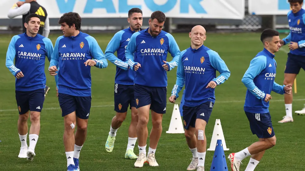 Entrenamiento del Real Zaragoza a dos días del derbi contra el Huesca.