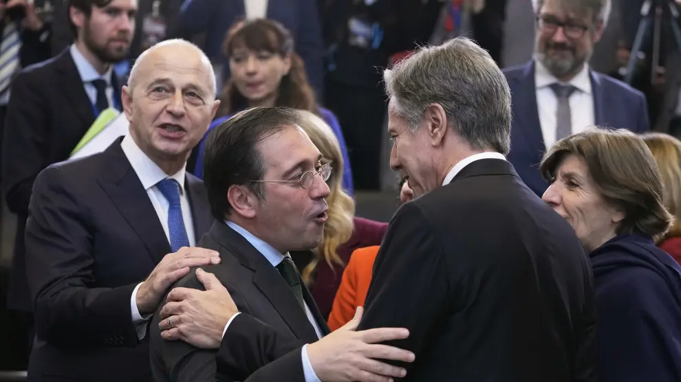 José Manuel Albares durante la reunión de la OTAN