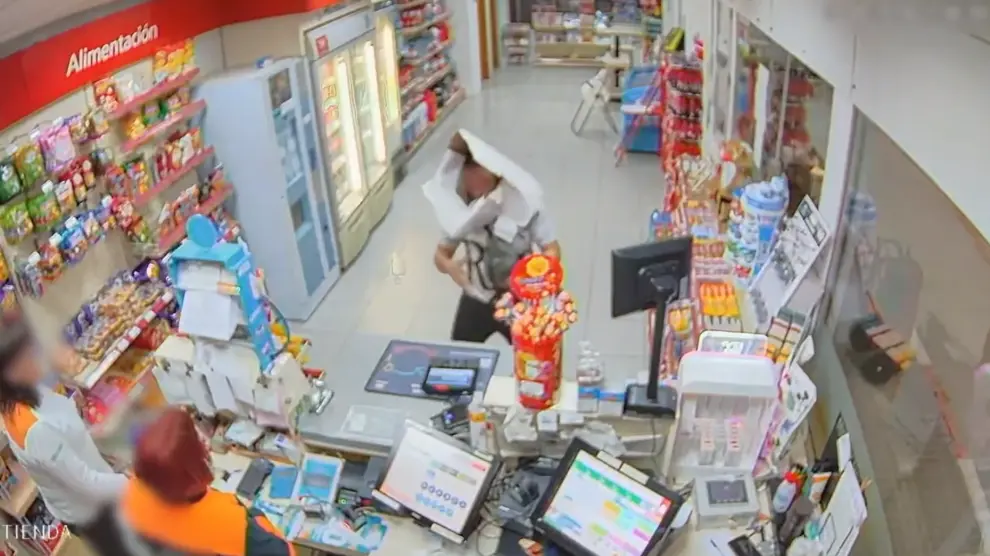 El 'ladrón de la caja' en una gasolinera en Burgos