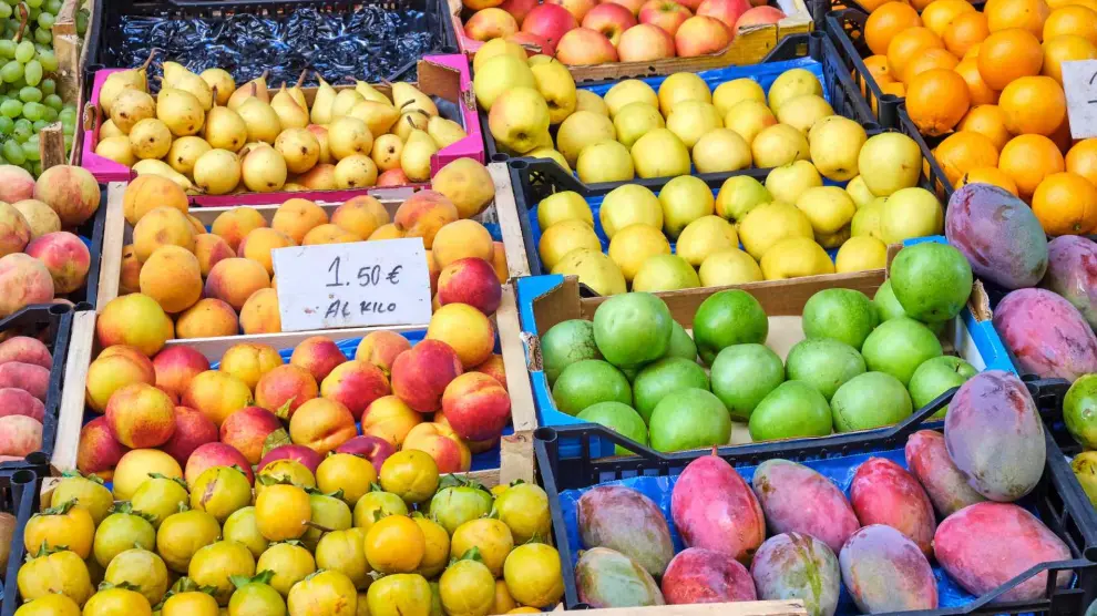 Frutas en frutería de España.
