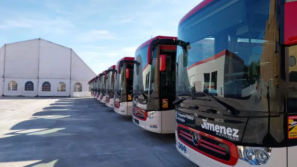 Autobuses Jiménez es una de las pocas contratistas que ya dispone de sus 20 vehículos.