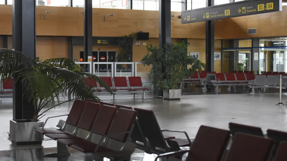 El aeropuerto de Huesca-Pirineos apenas tiene actividad 15 años después de su primer vuelo comercial.