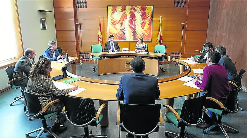 Los grupos de las Cortes constituyeron la ponencia que debatirá las 1.886 enmiendas presentadas a las primeras cuentas de PP-Vox, que se aprobarán el próximo día 22.