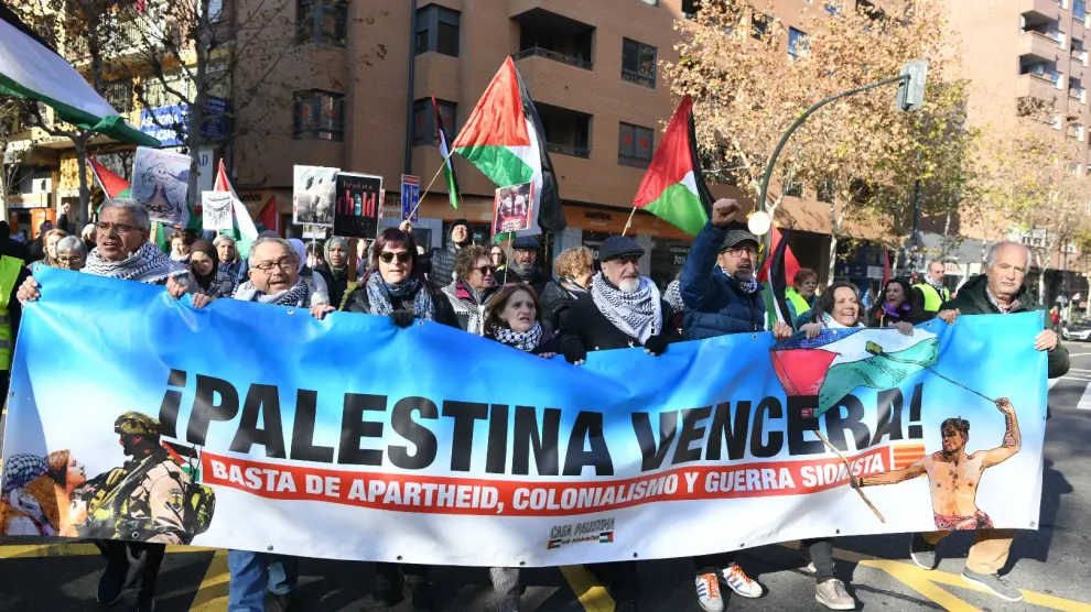 Manifestación hoy en Zaragoza en apoyo al pueblo palestino para pedir el fin del conflicto Israel-Gaza.
