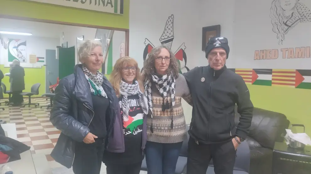 Maribel Roldon, Carmen Álvarez, Mar Ordoñoz y José Luis Martínez, las cuatro personas en huelga de hambre en Casa Palestina, en solidaridad con este pueblo que está sufriendo por la guerra Israel Gaza.