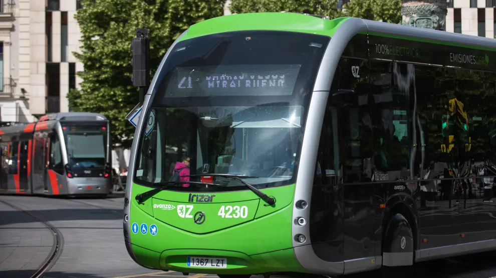Uno de los nuevos autobuses eléctricos de Zaragoza.