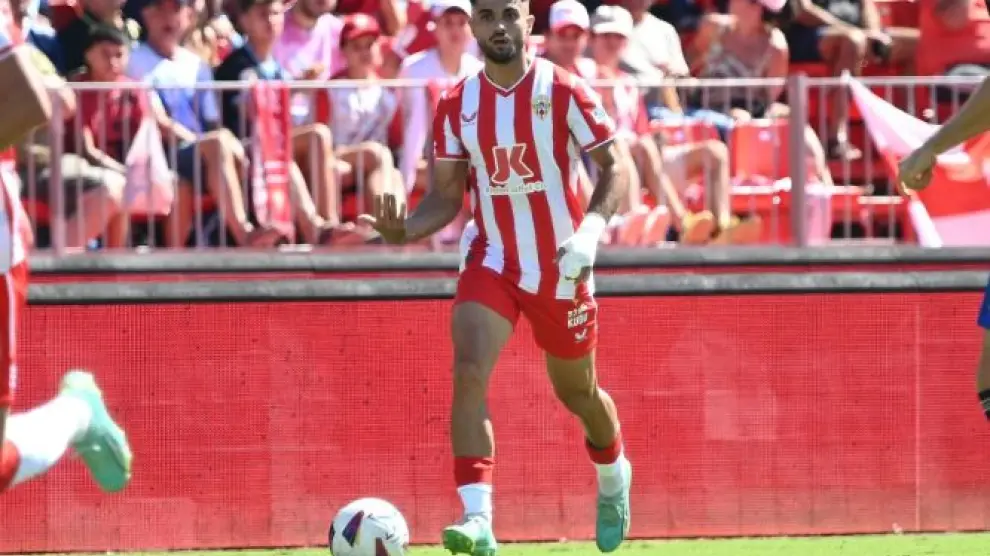 Arnau Puigmal, en un partido reciente con el Almería en Primera División.