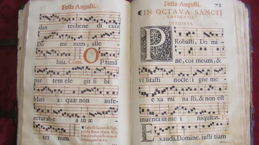 Imágenes de algunos de los cantorales del finales del siglo XVI hallados recientemente en los archivos de Ambel.