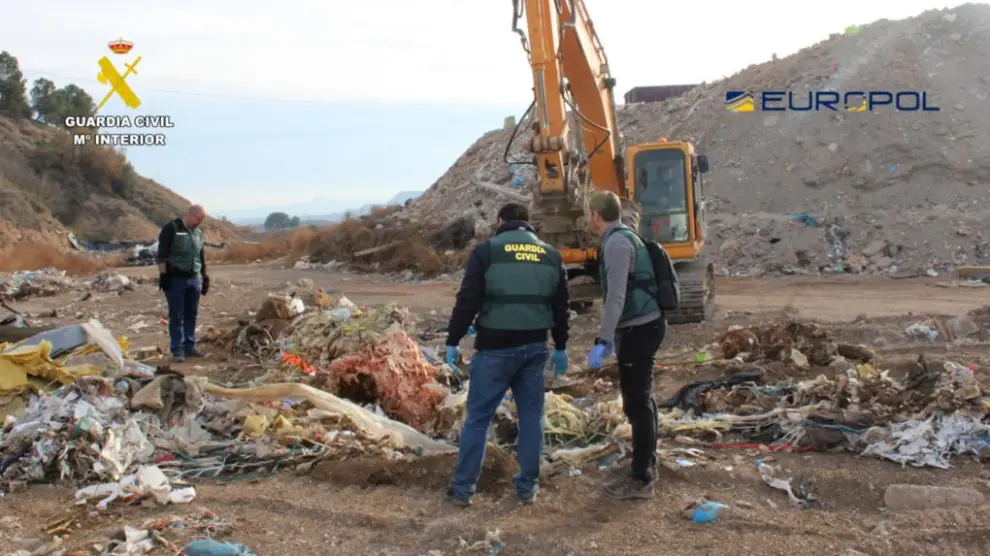 Residuos ilegales detectados por la Guardia Civil en la Operación Poubelle.