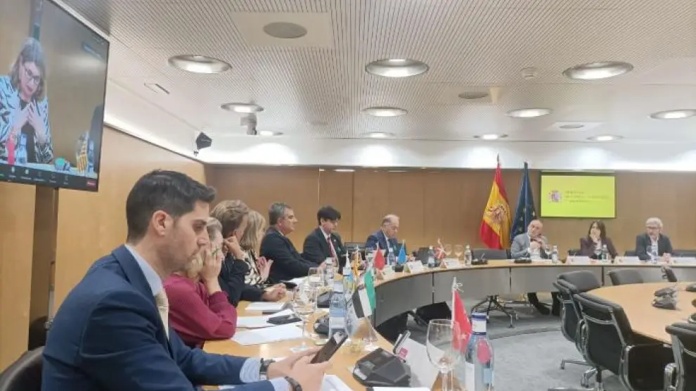 La consejera Pérez Forniés ha participado en la Conferencia General de Política Universitaria, presidida por la ministra Morant.