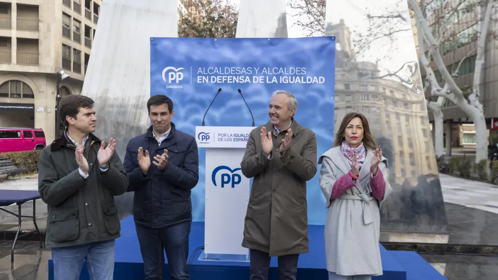 Ramón Celma, Ángel Bonel, Jorge Azcón y Natalia Chueca, este sábado, en el acto del PP en Zaragoza.