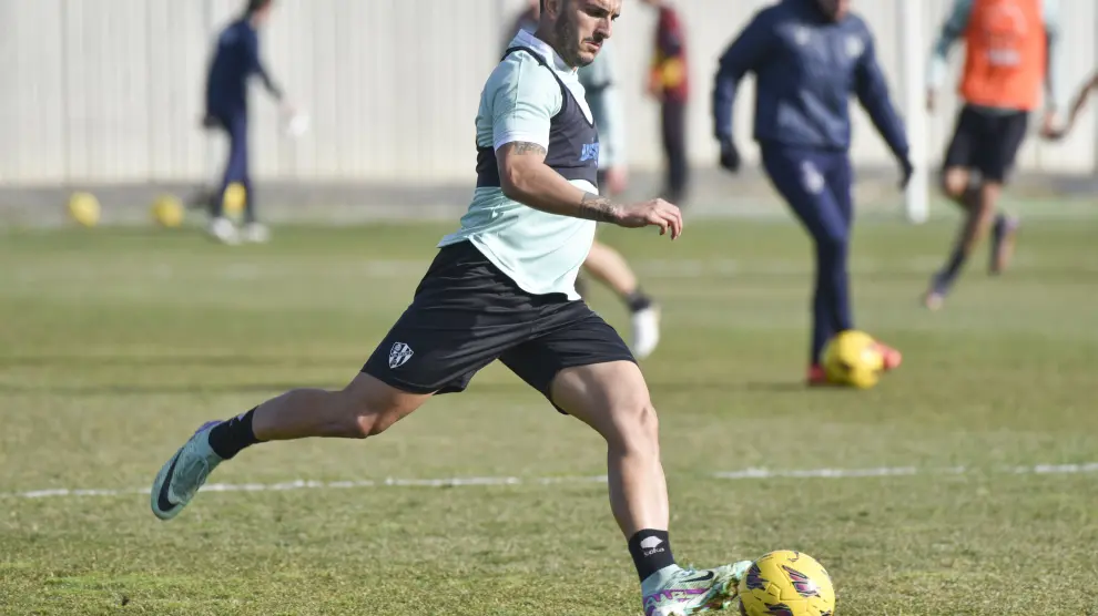 Elady Zorrilla, nuevo delantero del Huesca, en el entrenamiento del sábado.