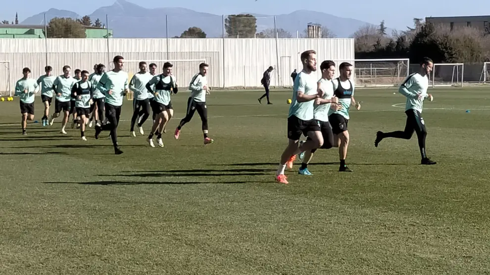 La SD Huesca comenzó a preparar este miércoles la visita del Alcorcón.