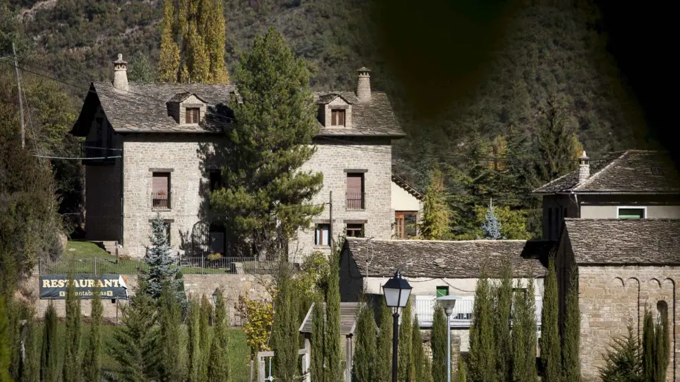 El bonito pueblo de Santa Cruz de la Serós, en Huesca