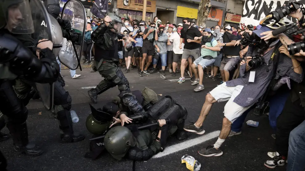 Represión en la calle en Argentina