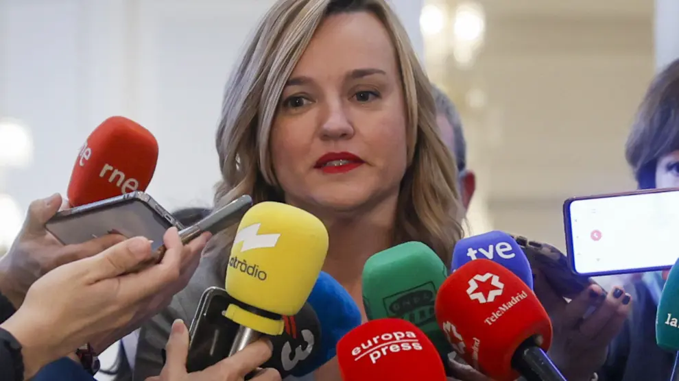 La portavoz del Gobierno, Pilar Alegría, atiende a los medios