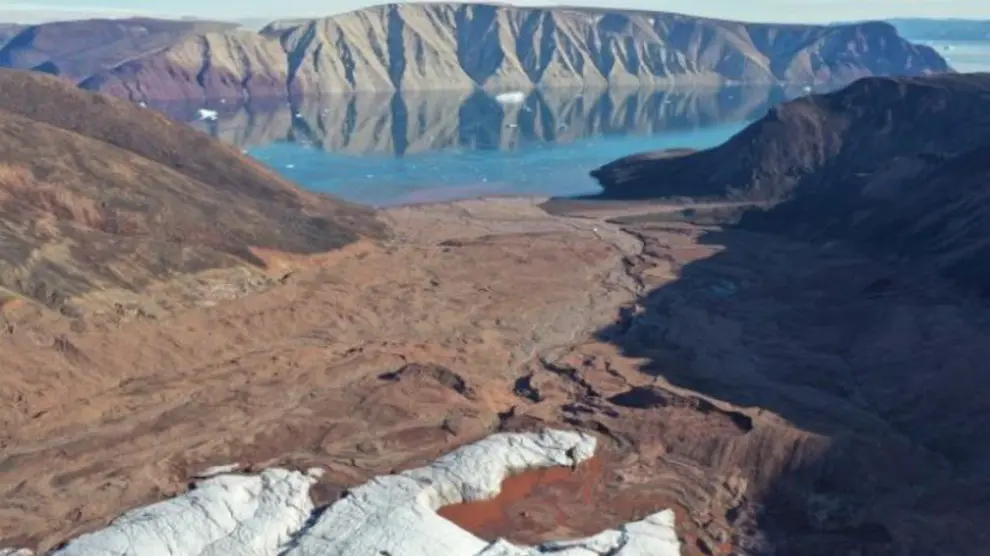 El hielo de Groenlandia está siendo reemplazado por vegetación.
