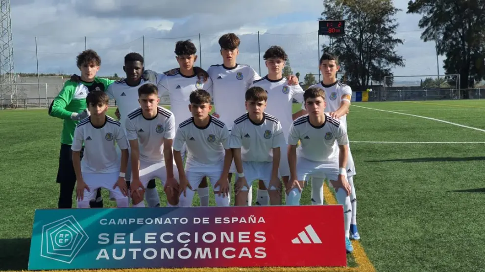 El equipo aragonés sub-14, durante su participación en la segunda fase del Campeonato de España.