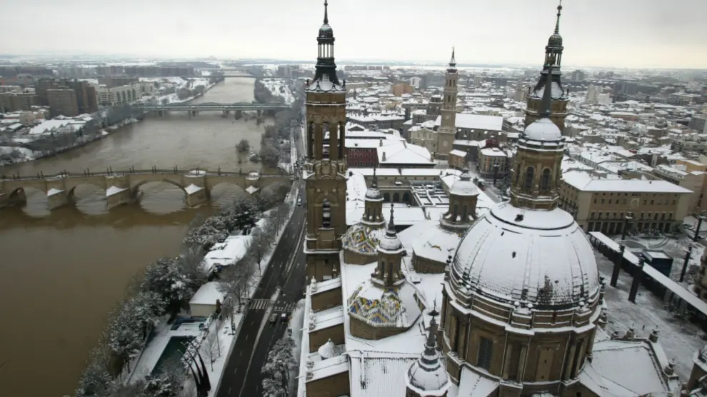 Imagen aérea de la gran nevada de 2005 en Zaragoza