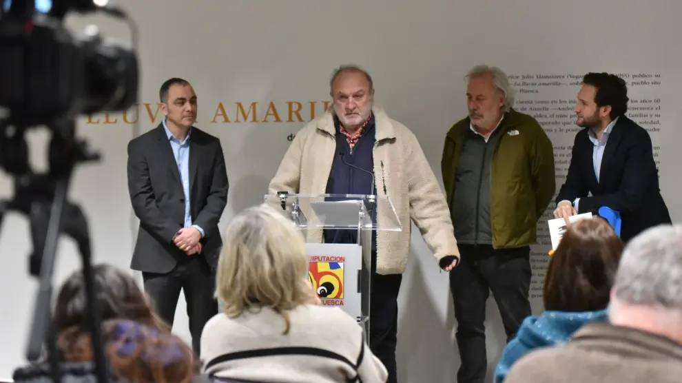 Inauguración de la exposición 'La lluvia amarilla' en la Diputación de Huesca.