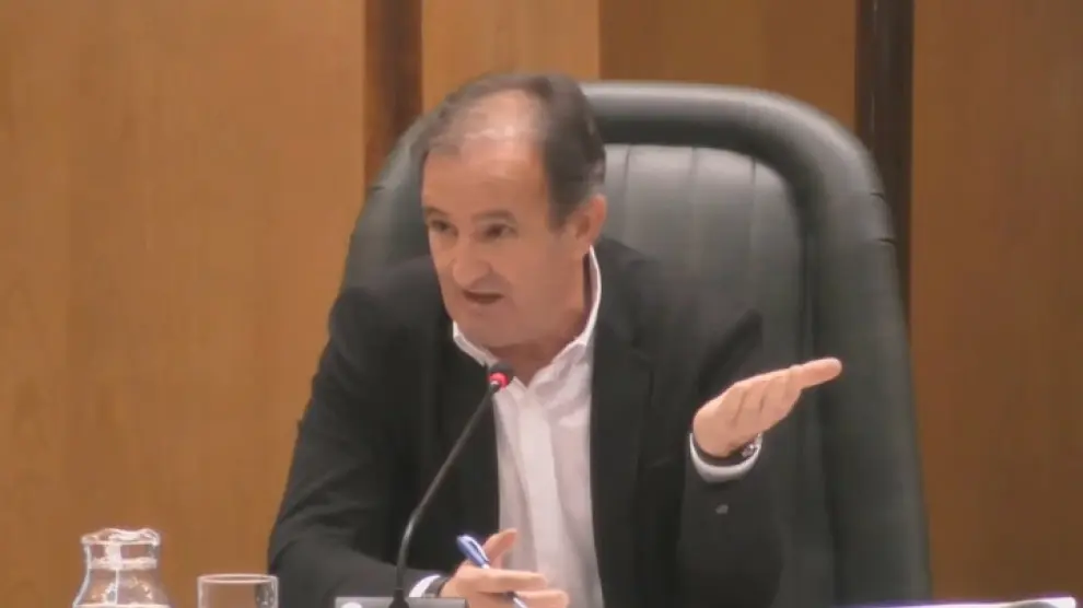 El consejero de Presidencia de Natalia Chueca cargó contra el exministro José Luis Ábalos en el pleno municipal de la ciudad de Zaragoza por el caso Koldo.
