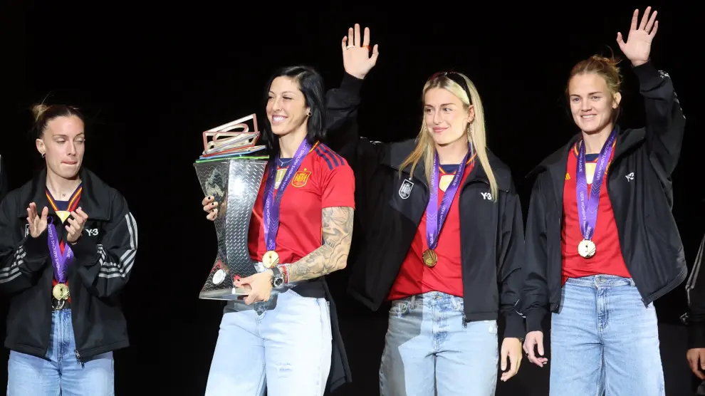 La selección femenina de Fútbol celebra el título de la Liga de Naciones en el Palacio Vistalegre de Madrid.