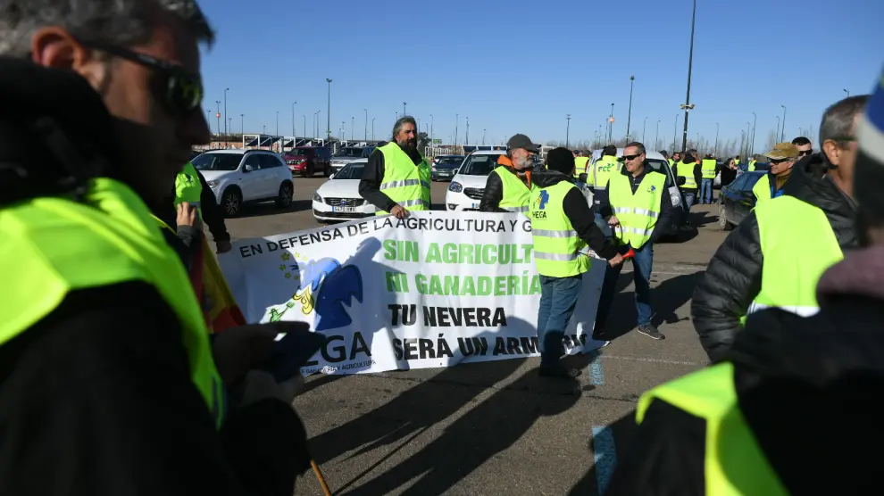 Carreteras cortadas por la tractorada en Zaragoza, Huesca y Teruel hoy, en  directo