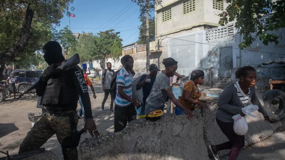 Tensión en Puerto Príncipe (Haití) tras efectuarse varios tiroteos entre la Policía y las bandas armadas.
